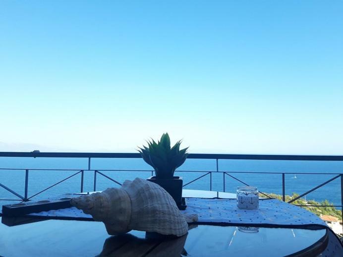 Sea And Sky Infinity Blue Apartment Гитион Экстерьер фото