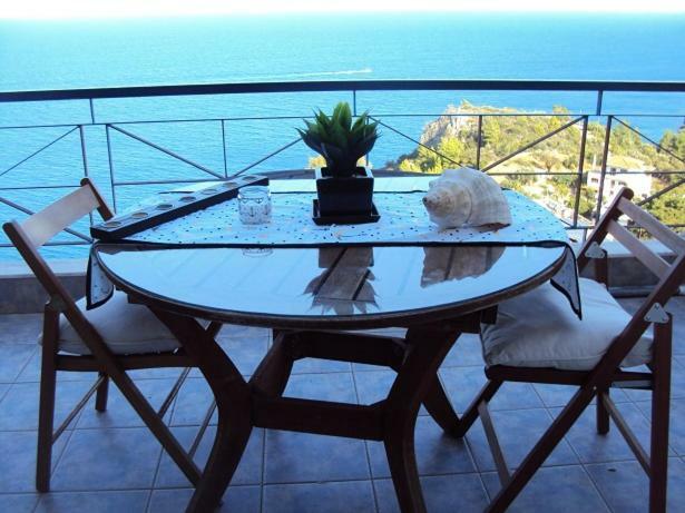 Sea And Sky Infinity Blue Apartment Гитион Экстерьер фото